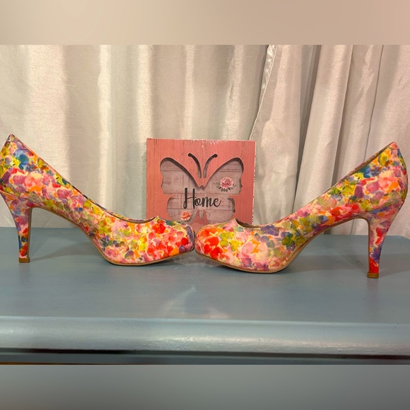 Madden Girl Size 7.5 - Picture 1 of 11